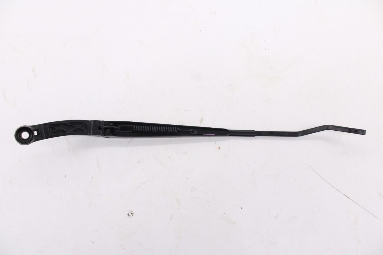 11-2025 Mitsubishi Outlander Sport SE Front Left and Right Windshield Wiper Arm8