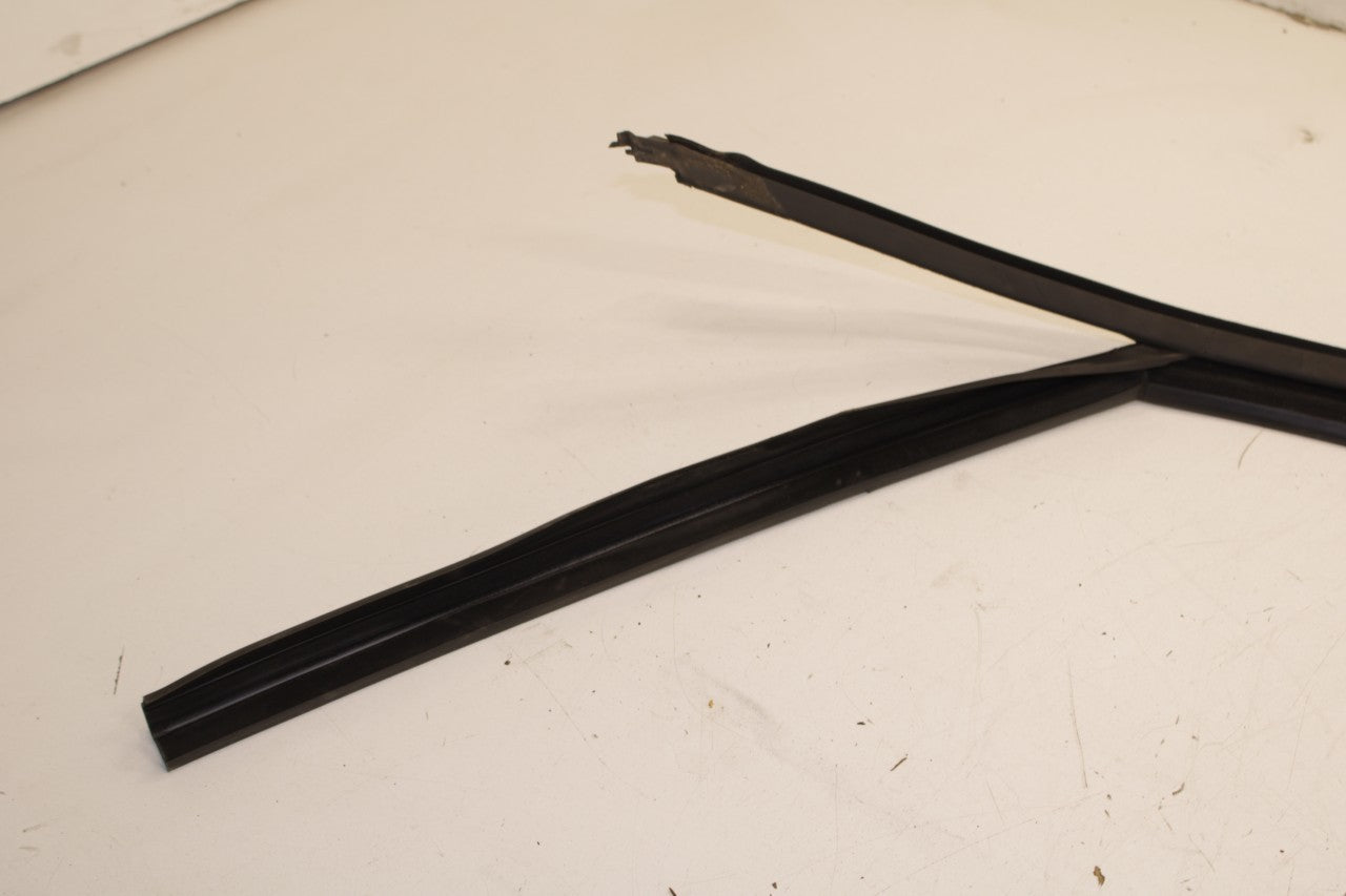 2018 Volkswagen Atlas S FR LH Door Run Channel w/ Belt Molding and Weatherstrip - Alshned Auto Parts