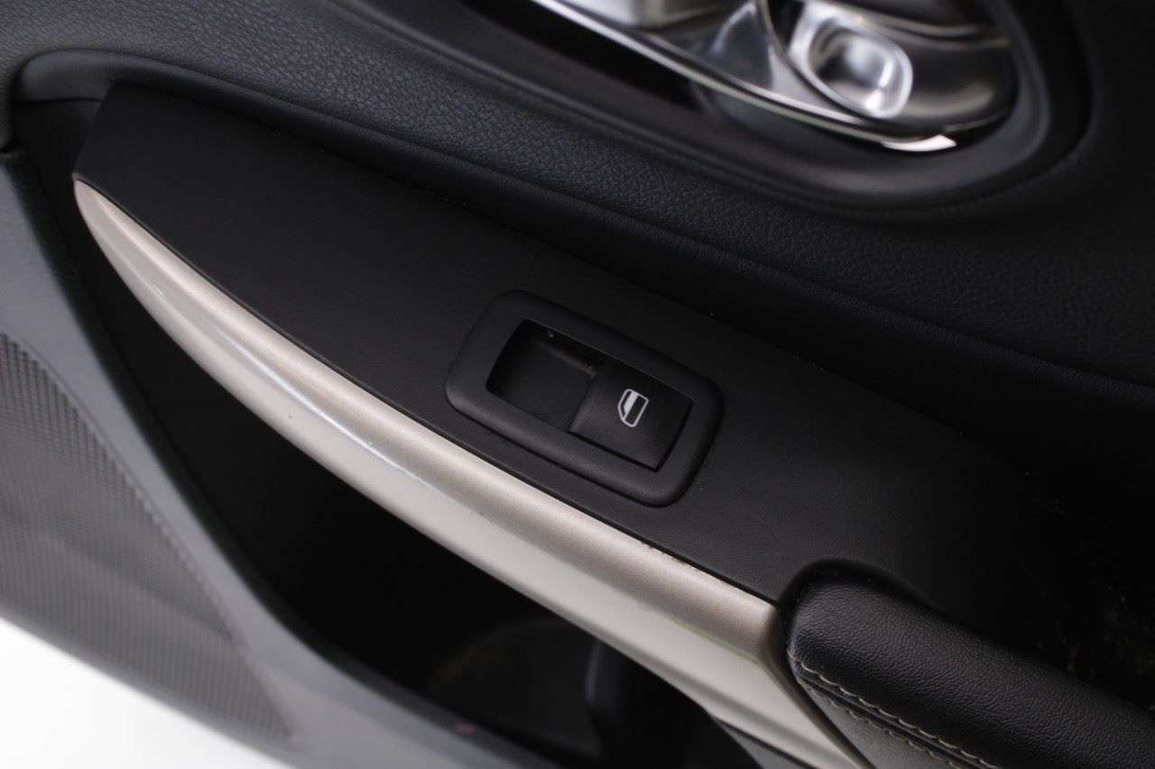 2017-2018 Jeep Cherokee Limited Rear Right Side Door Trim Panel 6MD242X9AA OEM - Alshned Auto Parts