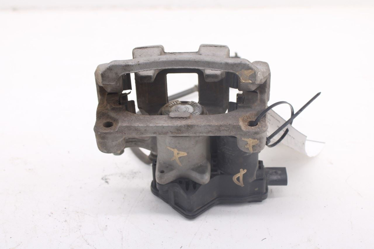 2021-2026 Hyundai Santa Fe SEL Rear Right Side Brake Disc Caliper 58311-P2A305