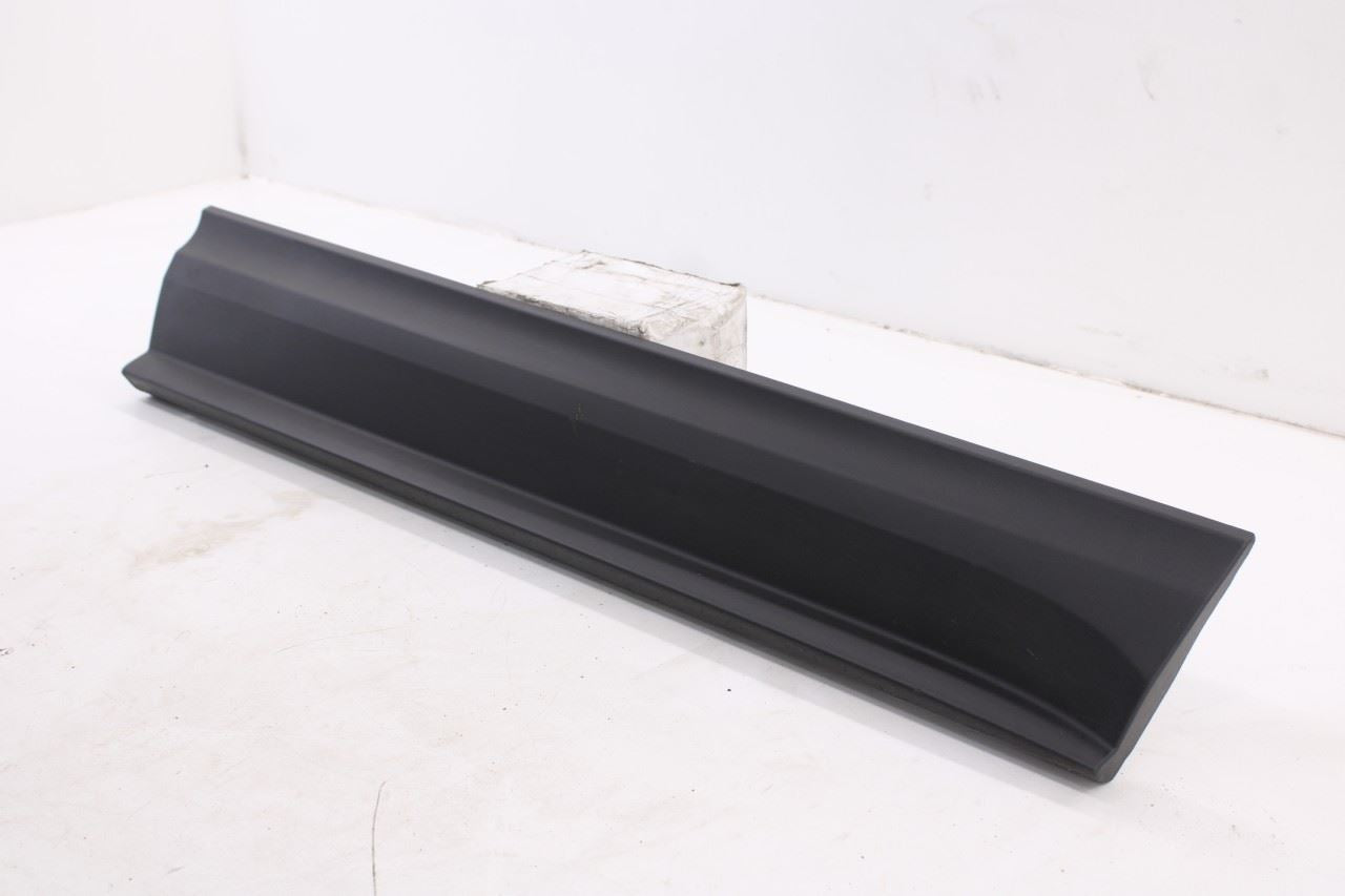 2018-2024 Chevrolet Equinox LT Front Right Door Lower Garnish Molding 848532743