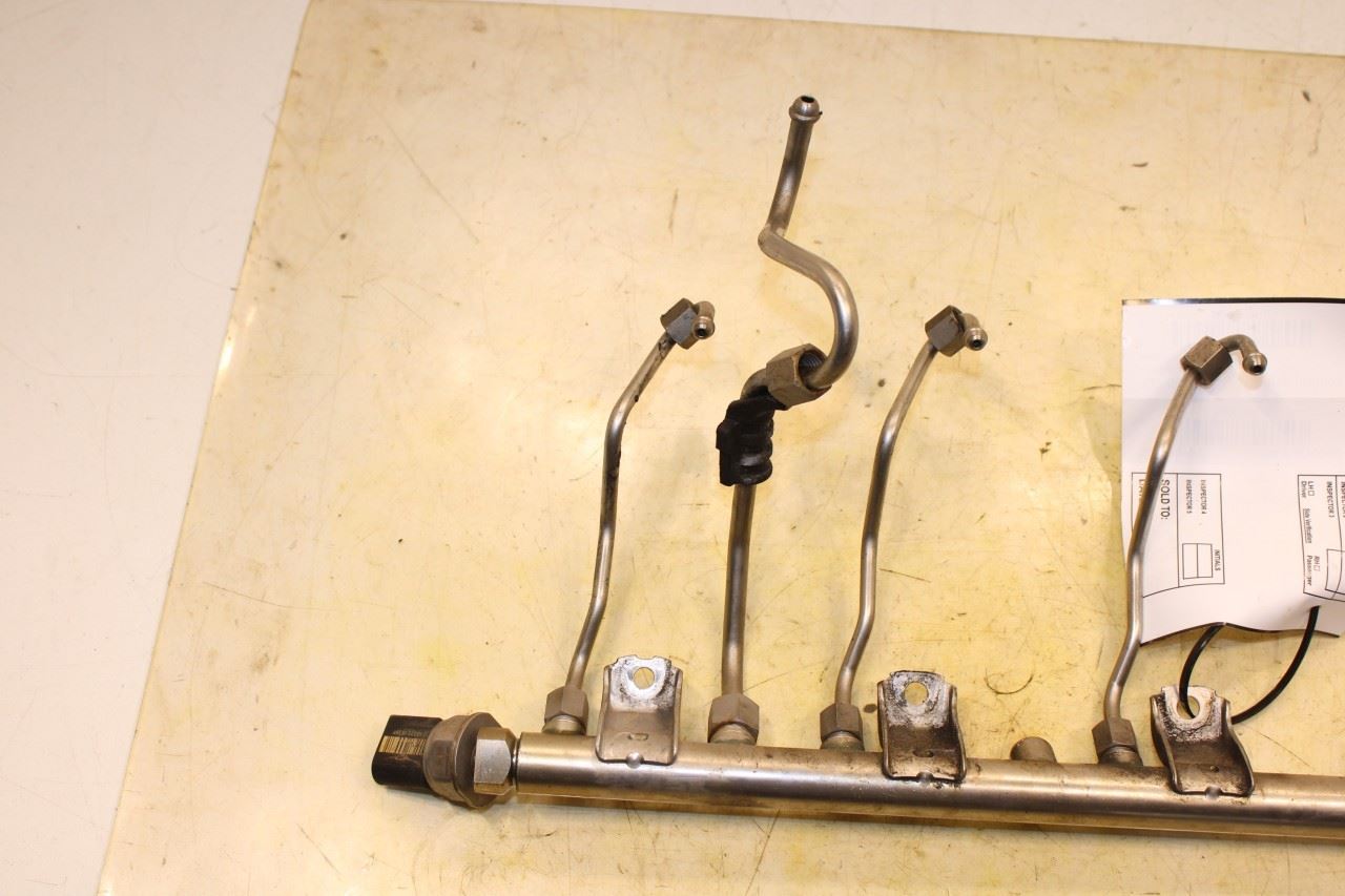 2010-2012 BMW 750Li xDrive 4.4L Right Side High-Pressure Fuel Rail 13537547599 - Alshned Auto Parts
