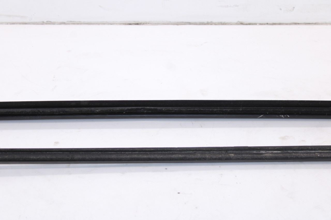15-23 Ford Mustang Conv V6 2Dr Front Left Door Outer and Inner Belt Weatherstrip3