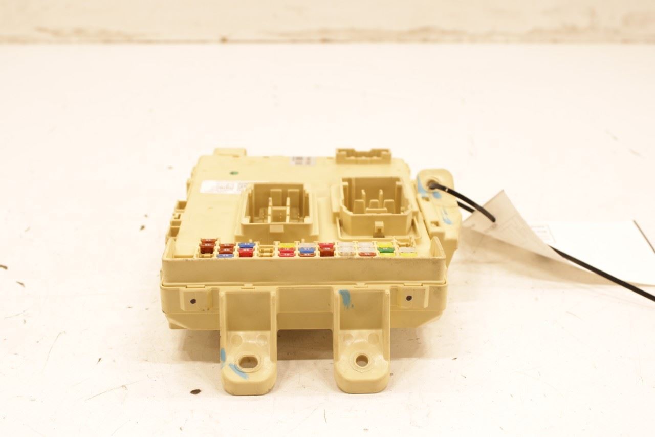 2022-23 Hyundai Tucson SEL 2.5L Cabin Instrument Panel Fuse Relay Junction Block - Alshned Auto Parts