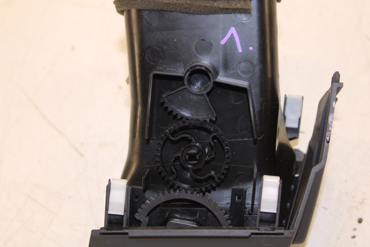 07-11 Toyota Camry LE Front Right and Left Outer Air Vent Grille 55670-06101-B1 - Alshned Auto Parts