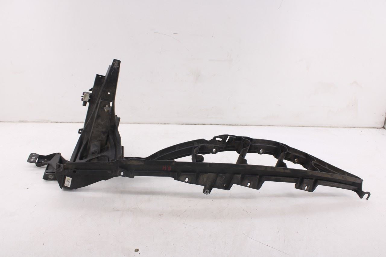 07-13 BMW X5 xDrive35i 3.0L Front Fender Right Side Upper Support Mount Bracket5