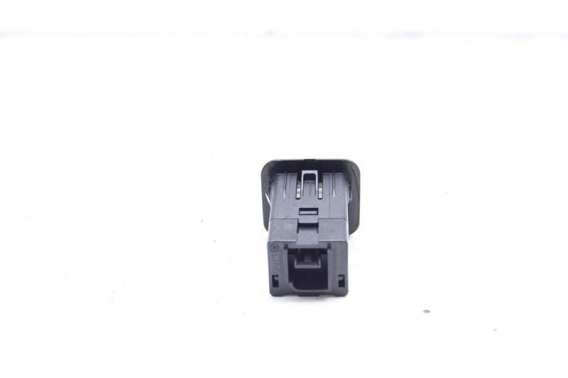 2021-2024 Jeep Gladiator Front Center Console USB Charging Port 7CD16DX9AA OEM - Alshned Auto Parts