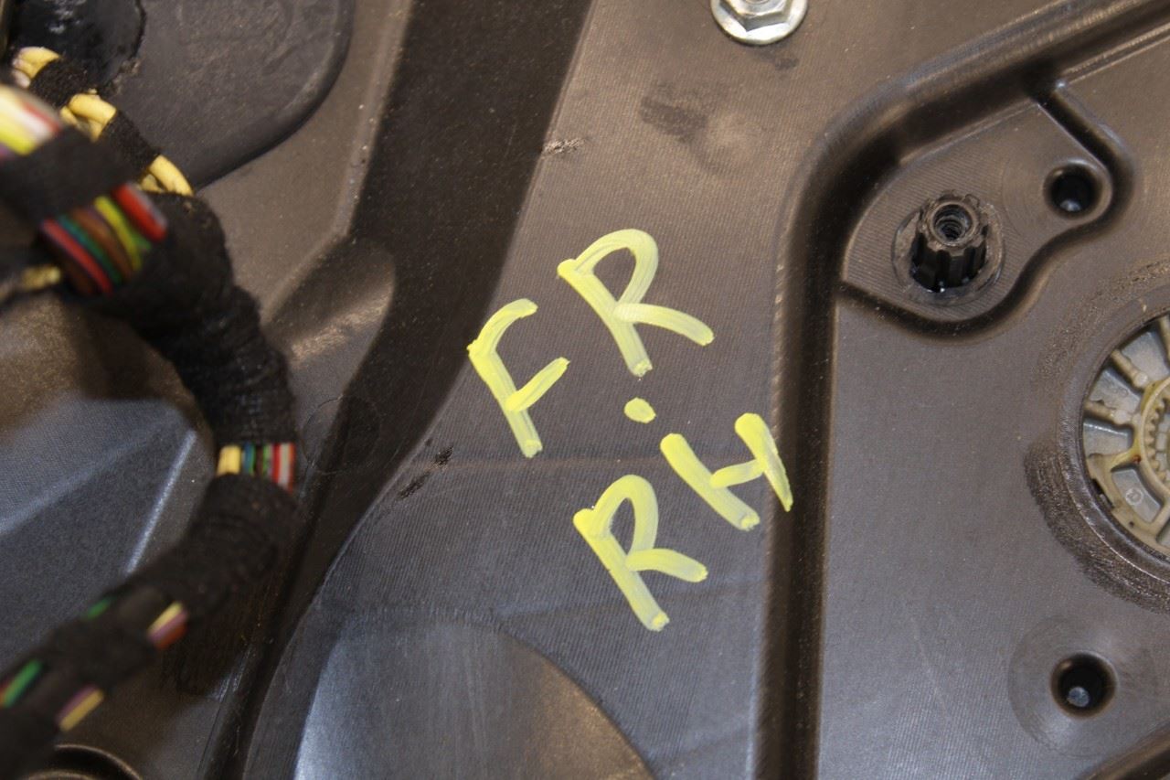 11-18 Porsche Cayenne Platinum Front Right Door Window Regulator w Carrier Plate - Alshned Auto Parts