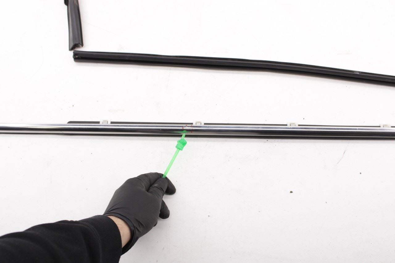 16-20 KIA Sorento EX FR RH Door Run Channel w/ Belt Outer and Inner Weatherstrip - Alshned Auto Parts