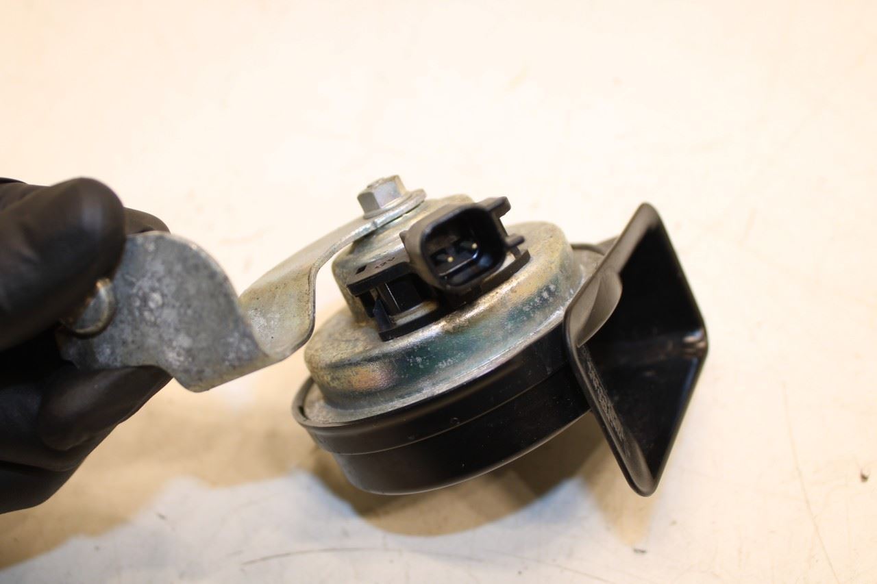 2014-2018 Volvo S60 T5 Premier High and Low Note Horn w/ Bracket 31693052 OEM - Alshned Auto Parts