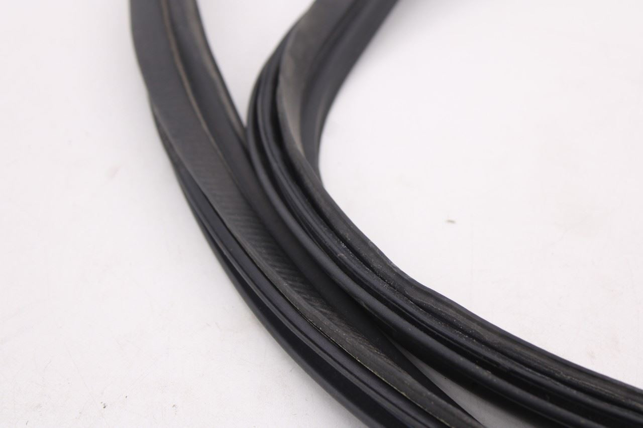 20-25 Mitsubishi Outlander Sport SE Liftgate Tailgate Weatherstrip Seal 5815A1337