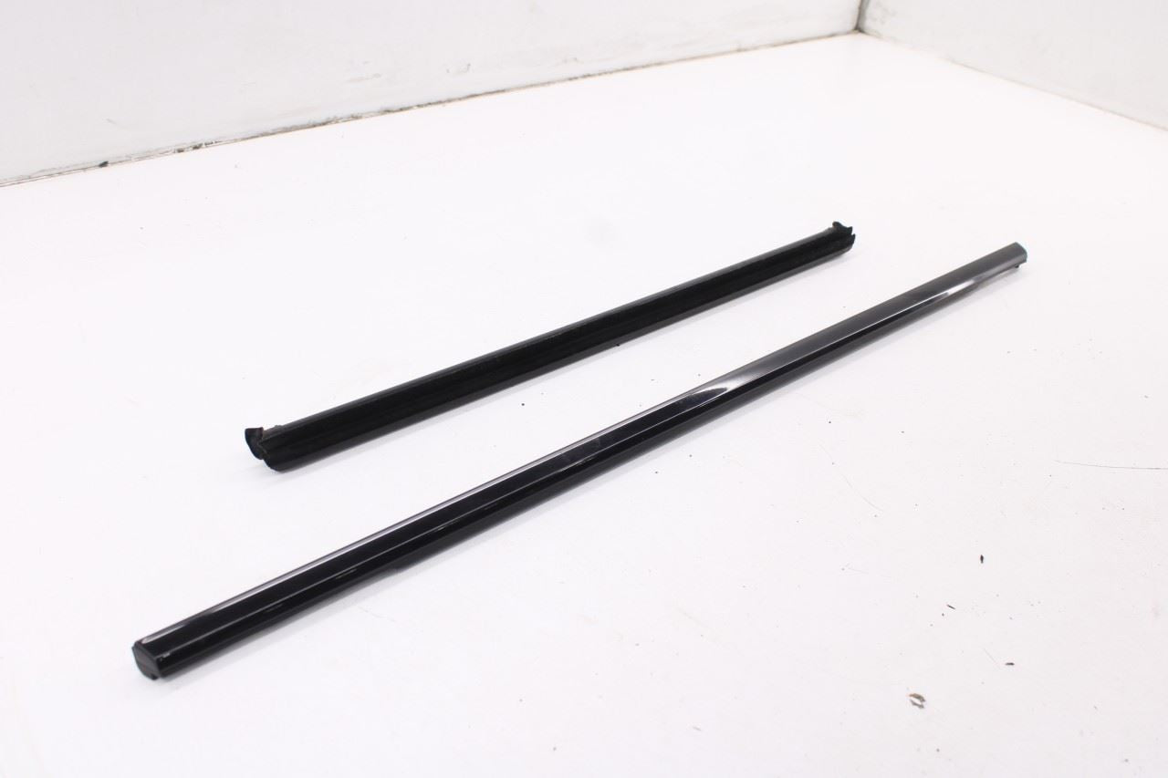 11-18 Porsche Cayenne S Rear Left Door Outer and Inner Belt Molding Weatherstrip2