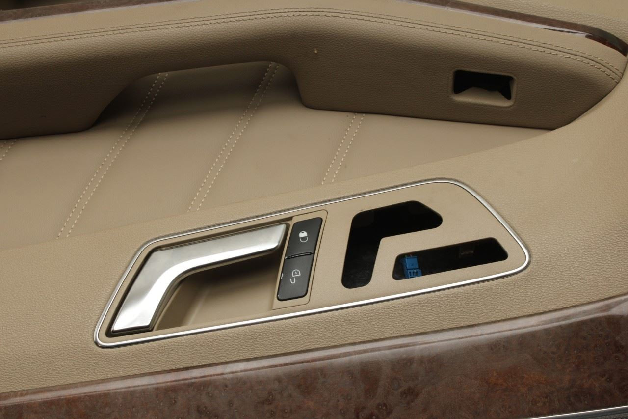 10-13 Mercedes-Benz E350 Sport 4Matic Front Right Door Trim Panel 21272024708P65 - Alshned Auto Parts