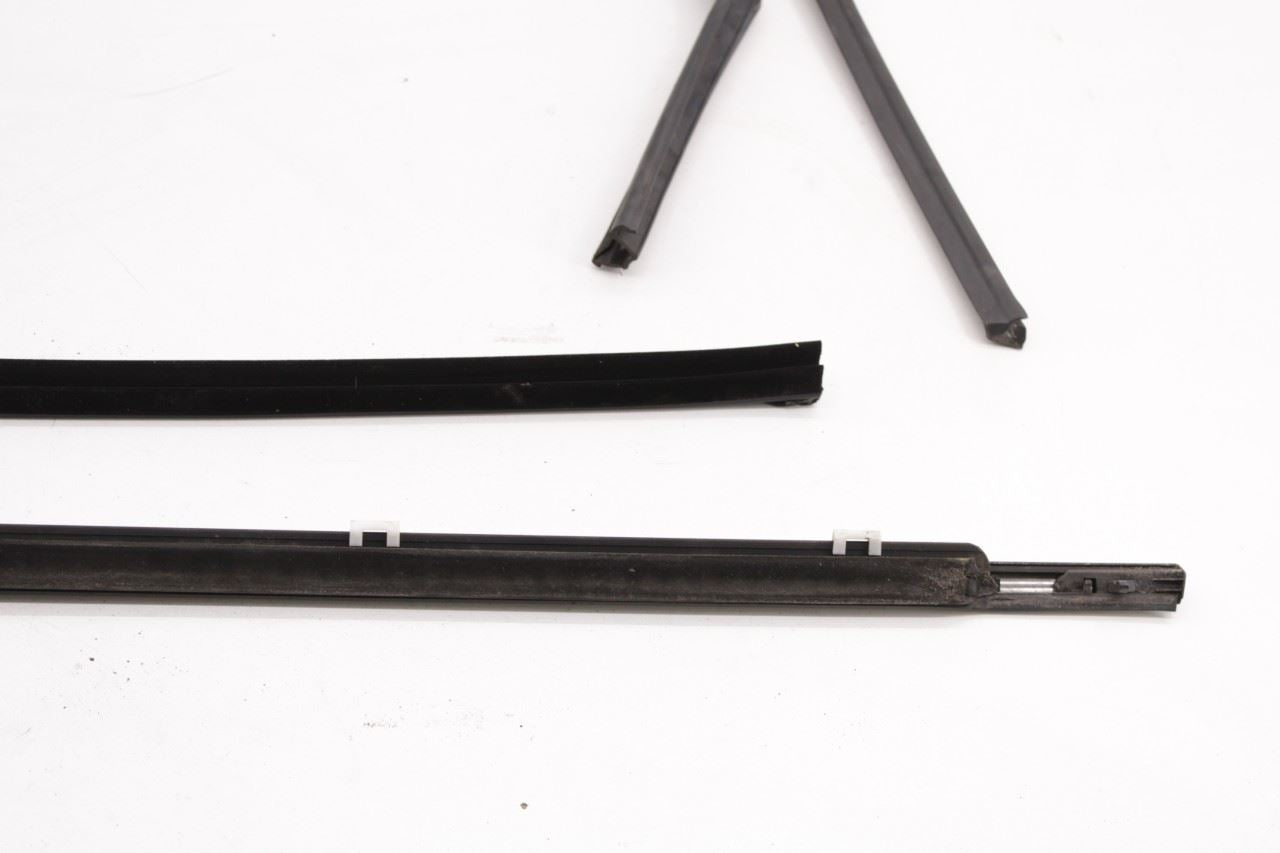 16-18 KIA Sorento EX RR RH Door Run Channel w/ Belt Outer and Inner Weatherstrip - Alshned Auto Parts