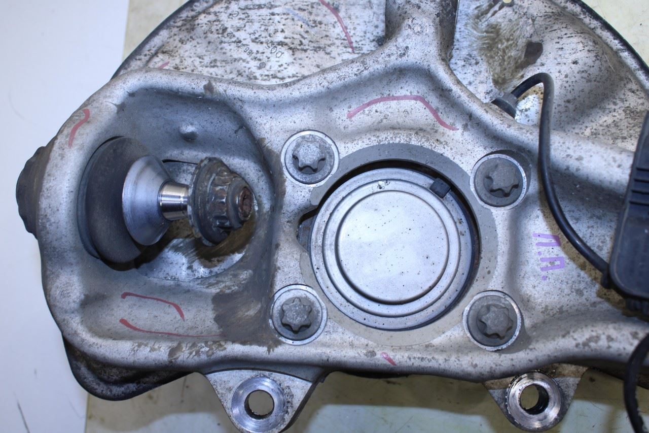 2012-2015 Mercedes-Benz ML350 Front Right Side Spindle Knuckle Hub 166-330-10-20 - Alshned Auto Parts