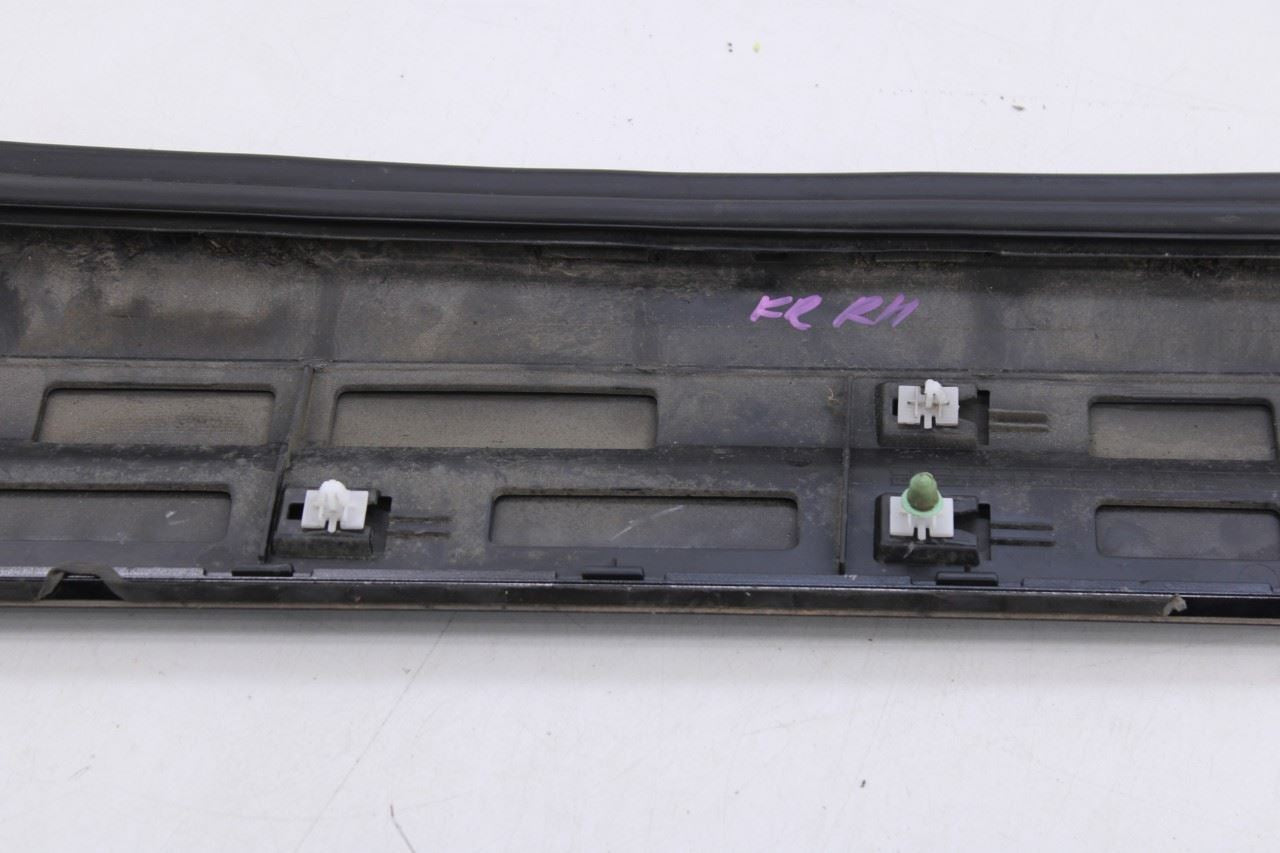2011-18 Porsche Cayenne S Front Right Door Lower Garnish Molding 95855978804G2X9