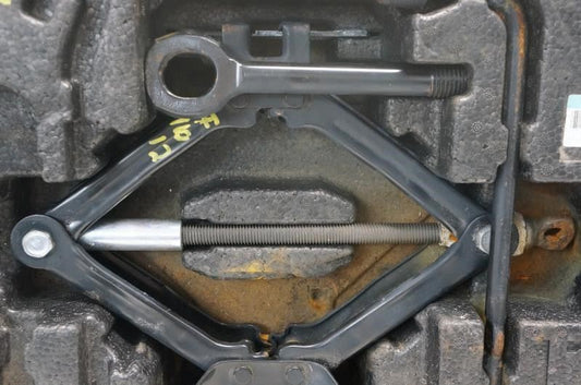 2005-2016 Hyundai Azera Jack w/ Foam Holder 09110-3K000 OEM - Alshned Auto Parts