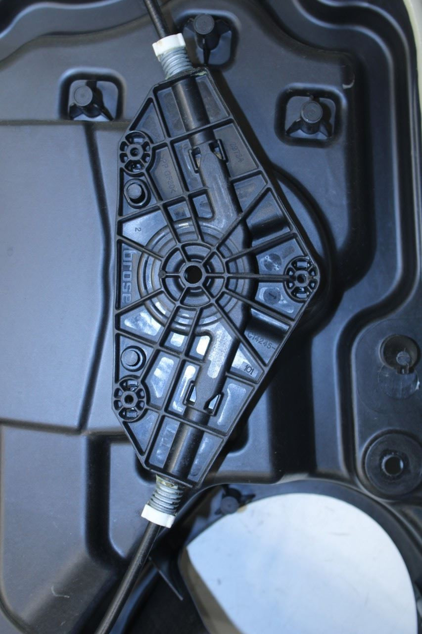 14-23 Jeep Cherokee 75th Anniversary Rear Right Door Window Regulator w/ Carrier - Alshned Auto Parts