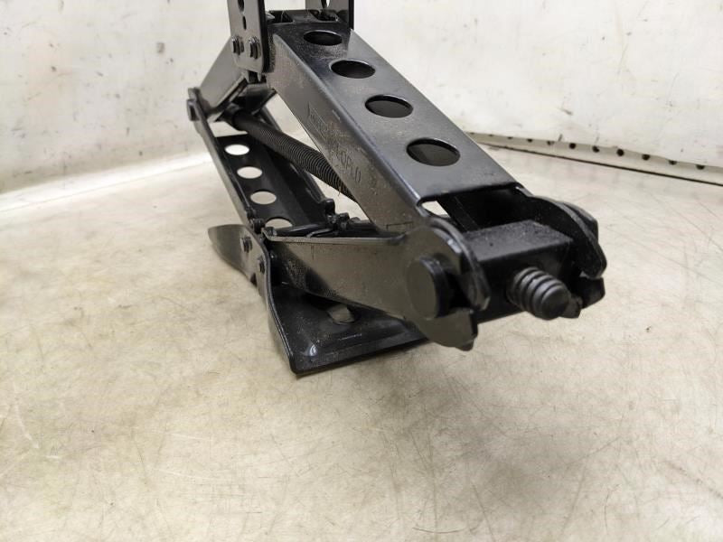 2015-20 Ford F150 Super Crew Cab 3.5L 4WD Lifting Jack and Tool Kit w/ Tools Bag7