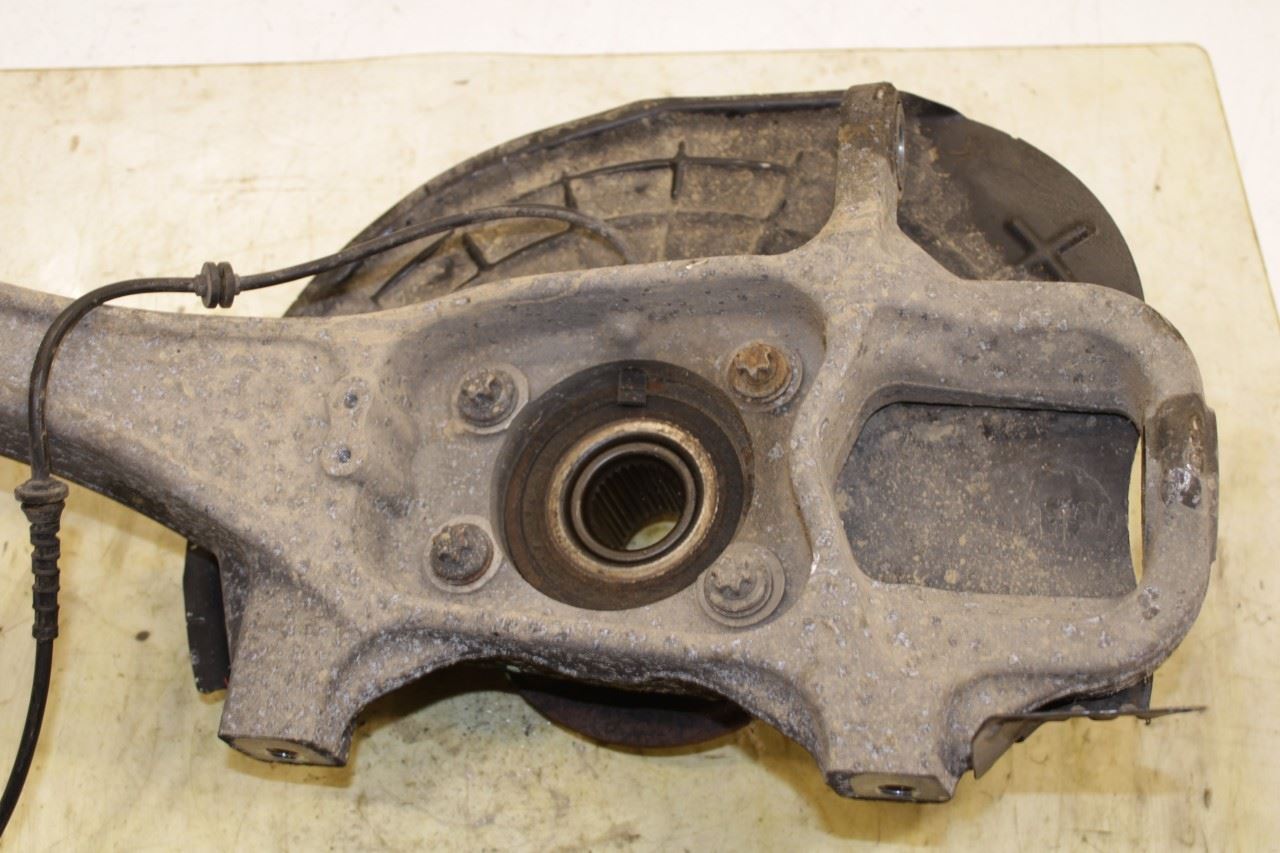 2014-17 Maserati Ghibli S Q4 AWD Front Passenger Right Side Spindle Knuckle Hub - Alshned Auto Parts
