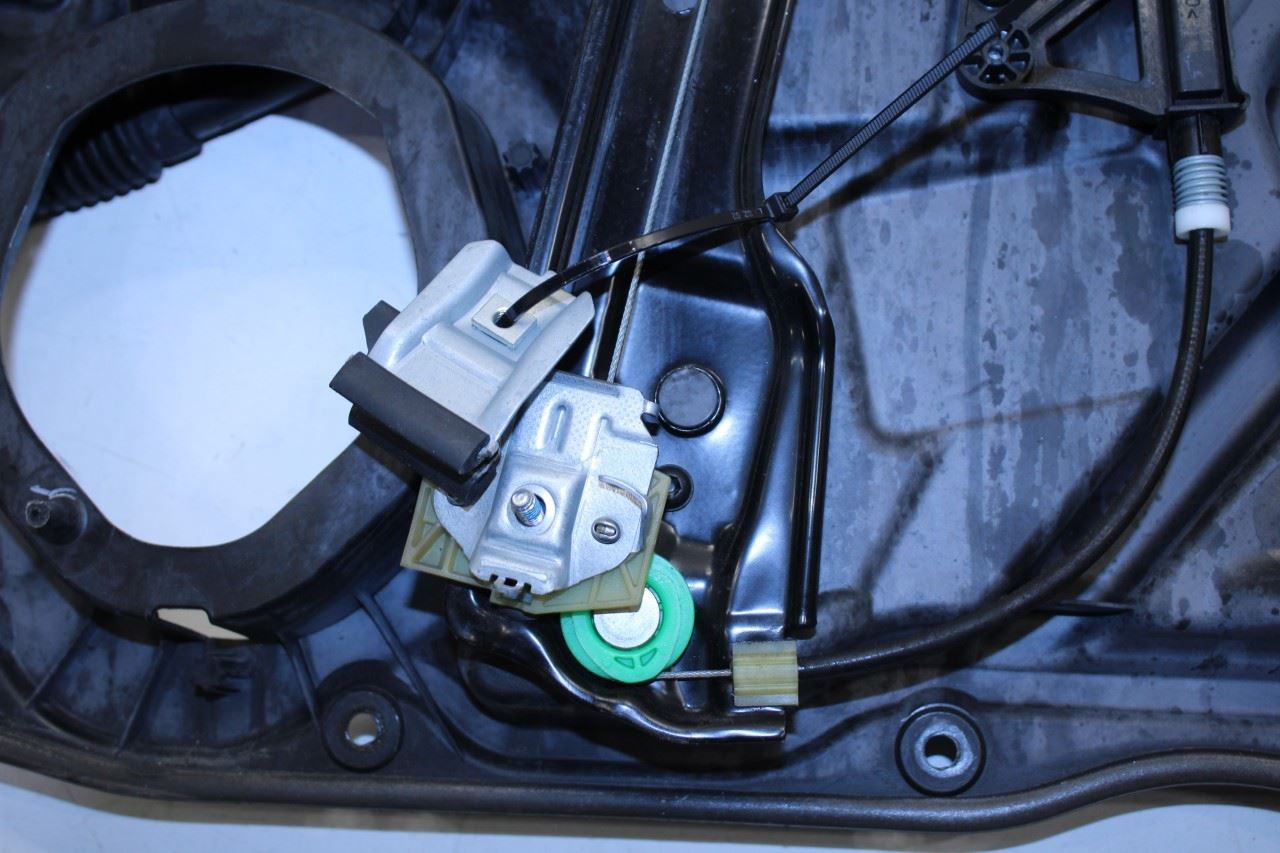 12-15 Mercedes-Benz ML350 FR LH Door Window Regulator w/ Carrier Plate and Motor - Alshned Auto Parts