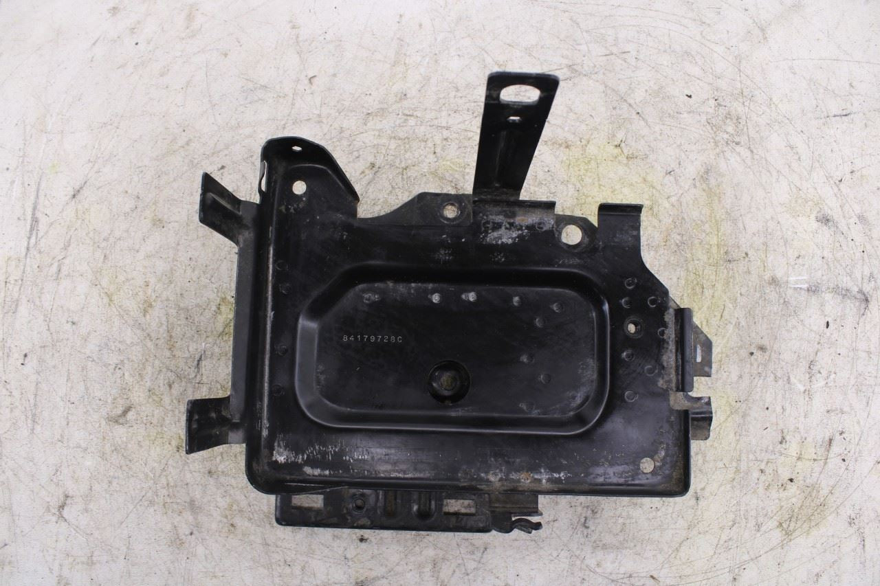18-2024 Chevrolet Equinox LT Battery Holder Tray Housing Mount Bracket 84179727C7