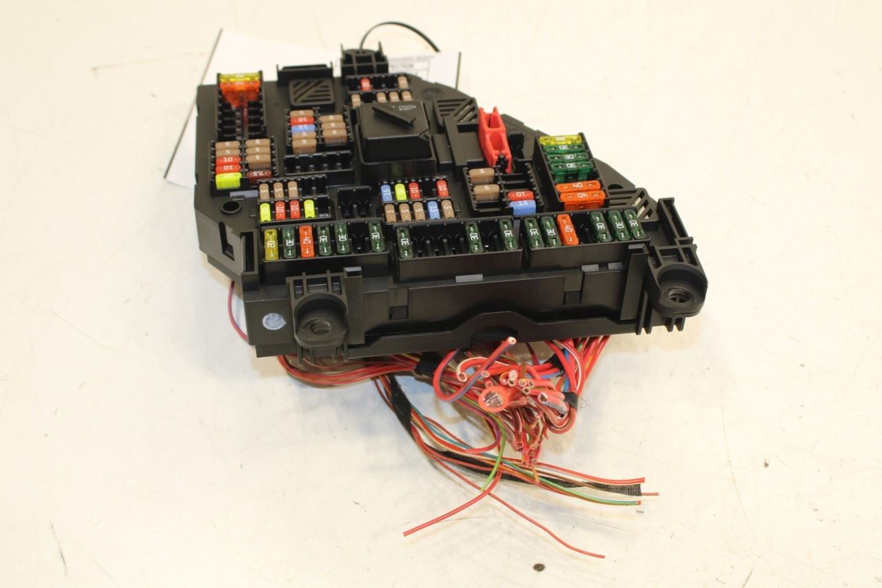 2010-2012 BMW 750Li xDrive 4.4L AWD Rear Power Distribution Fuse Relay Block - Alshned Auto Parts
