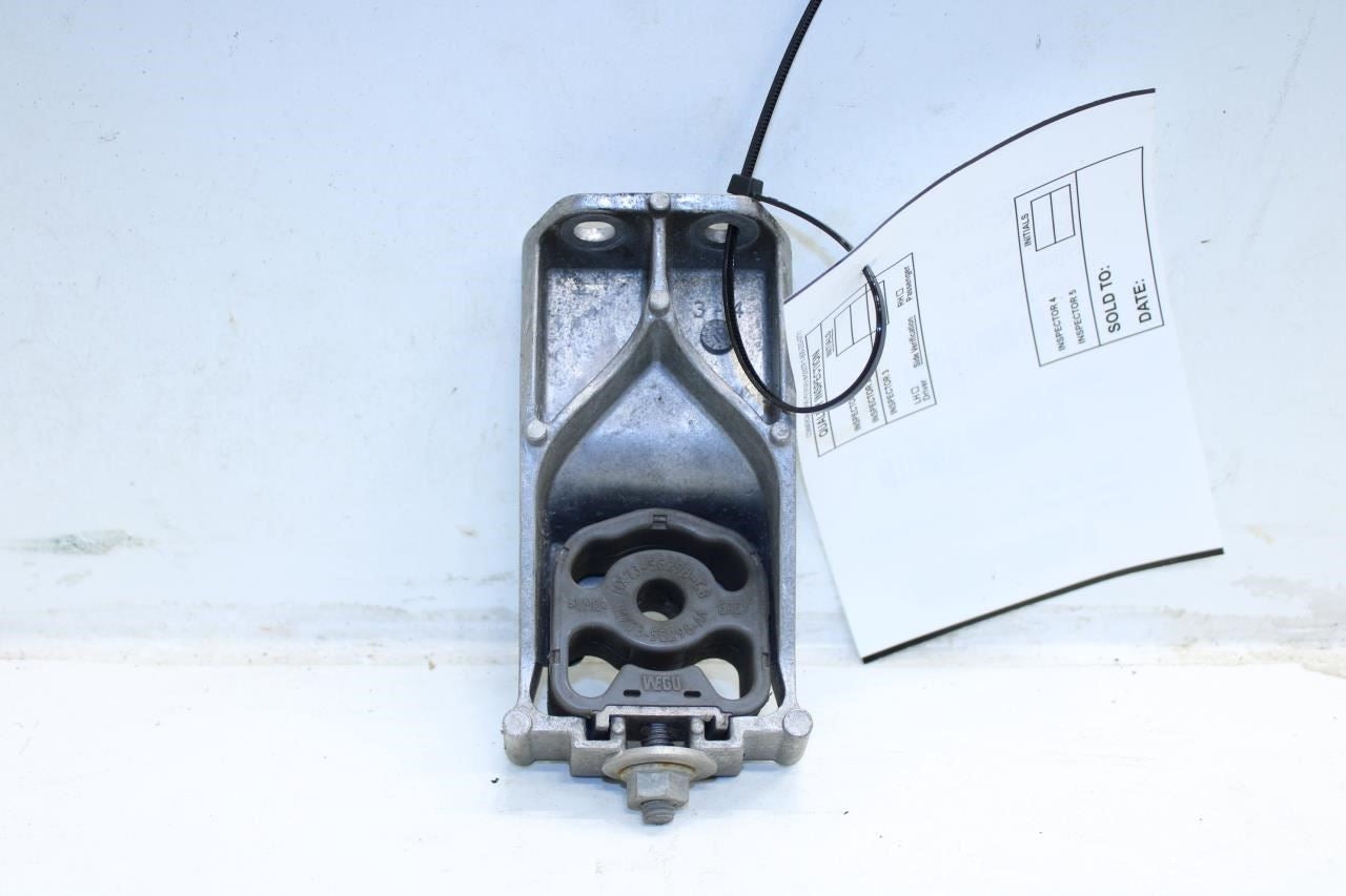 2018-2020 Jaguar XE R-Dynamic S 2.0L AWD Rear Right Side Muffler Mount Bracket - Alshned Auto Parts