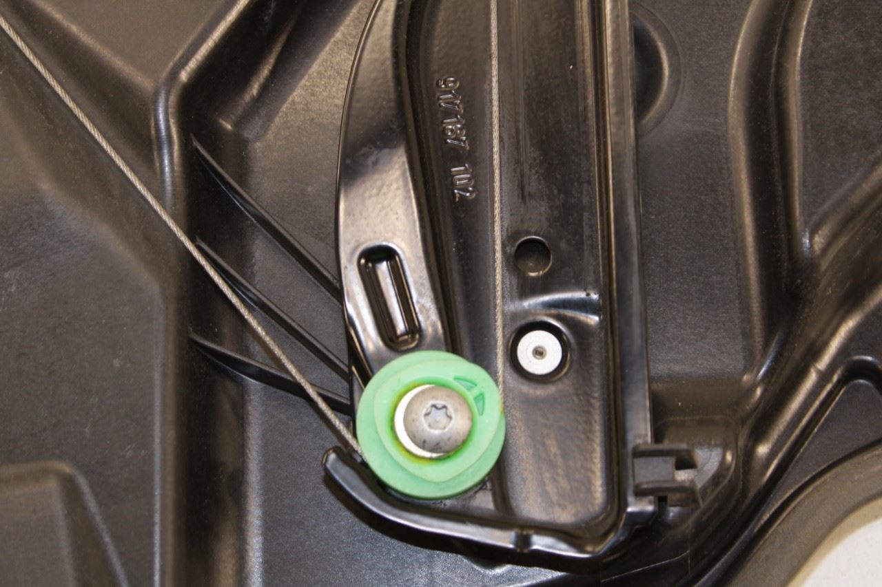 11-18 Porsche Cayenne Platinum Front Left Door Window Regulator w/ Carrier Plate - Alshned Auto Parts