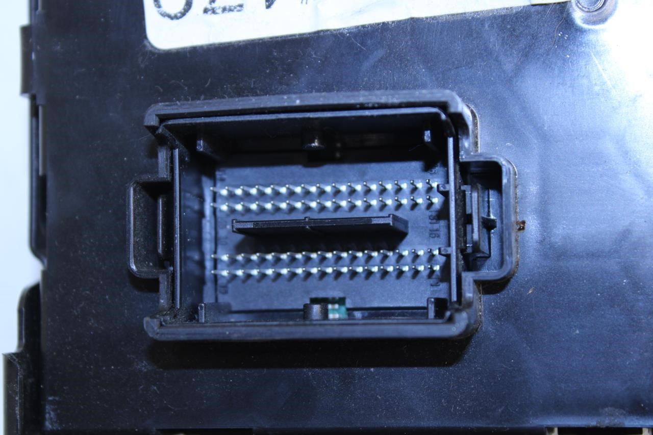 2017-18 Jeep Compass Latitude Body Control Module BCM w/ Bracket 68381687AD OEM - Alshned Auto Parts