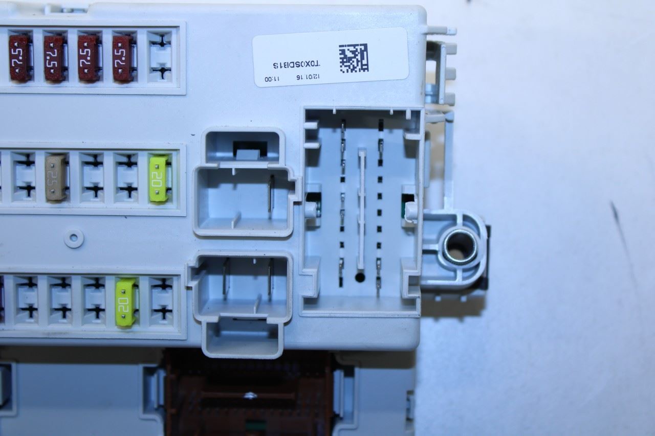2016 Jeep Cherokee 75th Anniversary 3.2L Body Control Module BCM Fuse Relay Box - Alshned Auto Parts