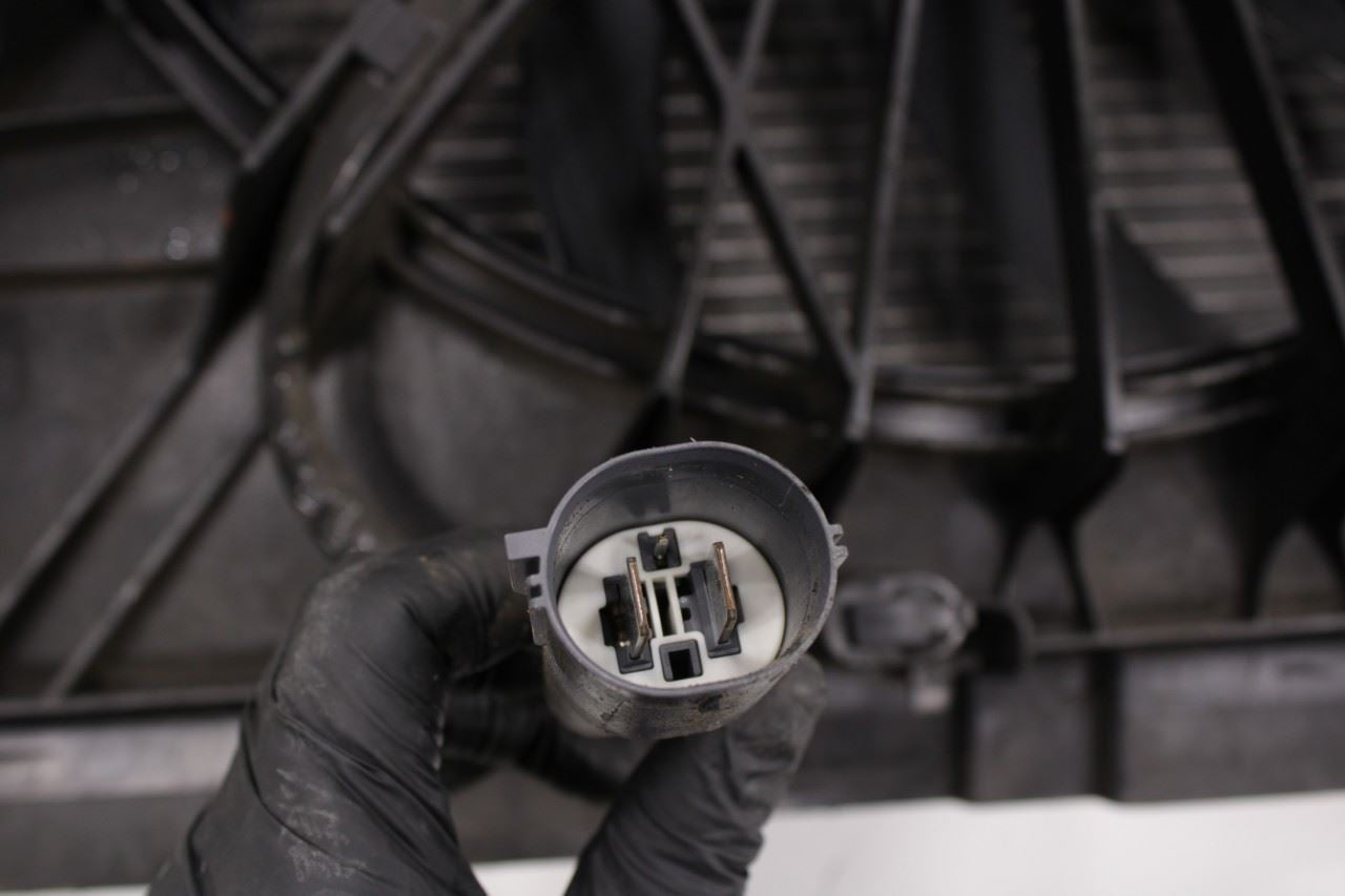 17-19 GMC Acadia SLT-1 3.6L AWD Engine Cooling Radiator Fan Assy 85557760 *ReaD* - Alshned Auto Parts