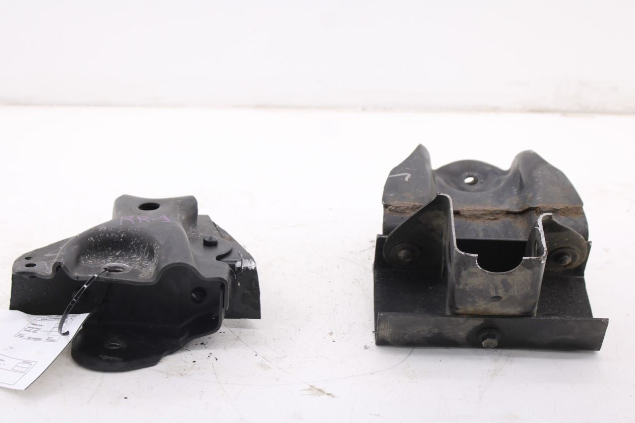 15-23 Toyota Tacoma SR5 3.5L Rear Frame Right Side Leaf Spring Mount Bracket Set5