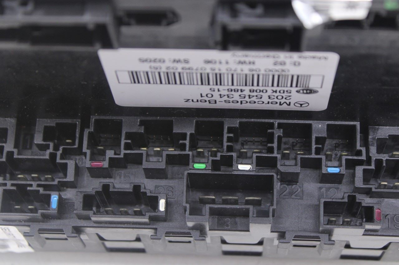 06-09 Mercedes-Benz CLK 350 RWD Rear Trunk SAM Module Fuse Relay Junction Block13