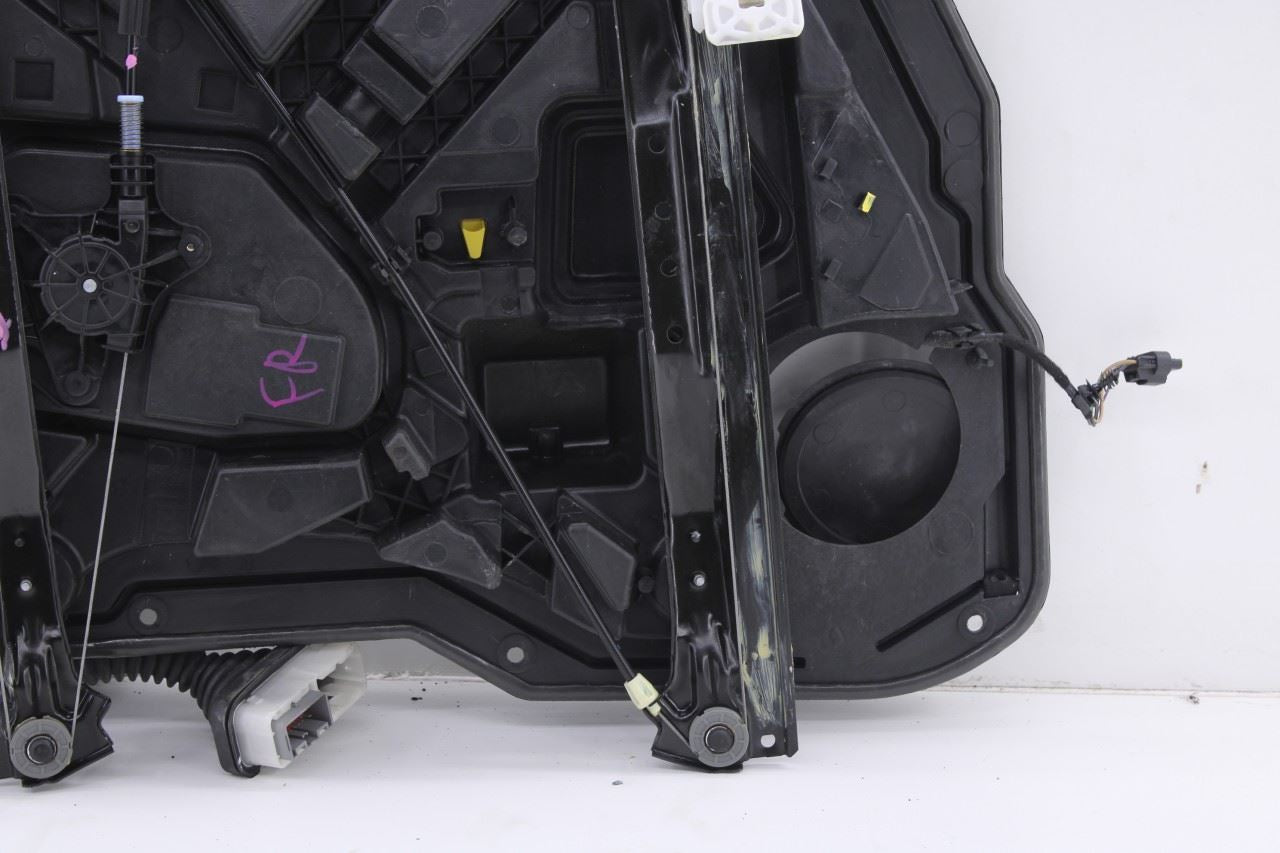 08-20 Dodge Grand Caravan Front Right Door Window Regulator w/ Carrier and Motor10