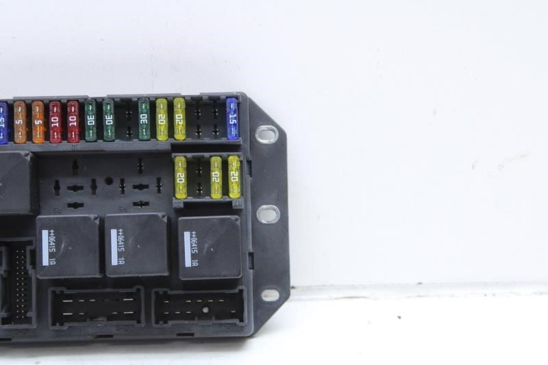 2007-2009 Land Rover Range Rover 4.2L Rear Fuse Relay Box Module YQE500370 OEM - Alshned Auto Parts