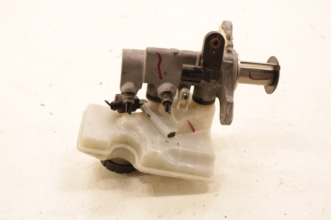 18-23 Volkswagen Atlas S Brake Master Cylinder w/ Reservoir Tank 5Q1614019ADREP - Alshned Auto Parts