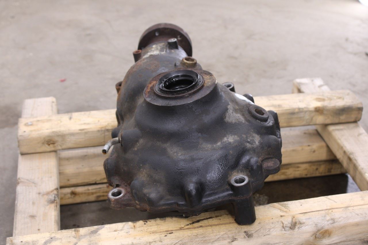 2010-12 Land Rover Range Rover HSE 5.0L 4WD Front Differential Carrier LR010798 - Alshned Auto Parts