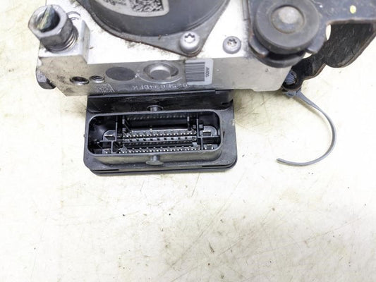 2014-2016 Chevrolet Tahoe ABS Anti Lock Brake Pump Control Module 23426047 OEM