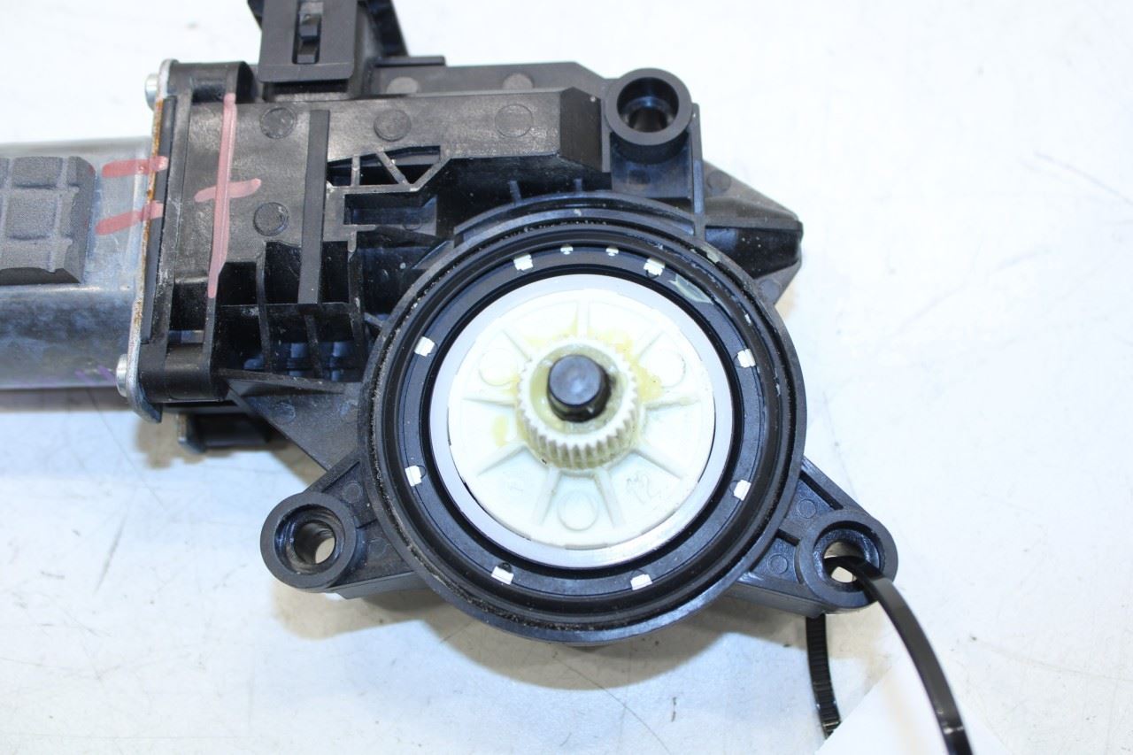 2022-2024 Hyundai Tucson SEL Front Right Door Power Window Motor 82460-N9410 OEM - Alshned Auto Parts