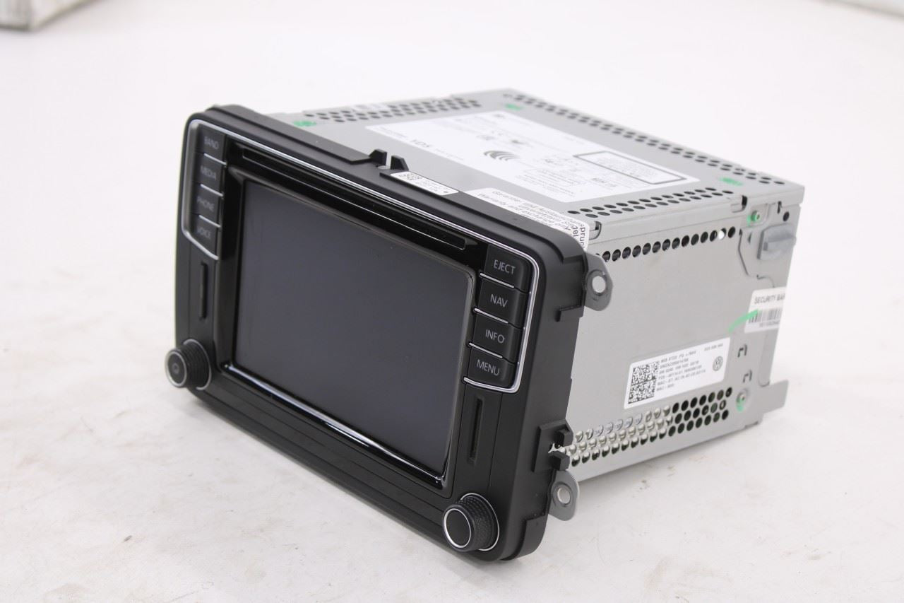 2016 Volkswagen Jetta Sport Navi Radio Receiver with 6.3 Display and CD Player3
