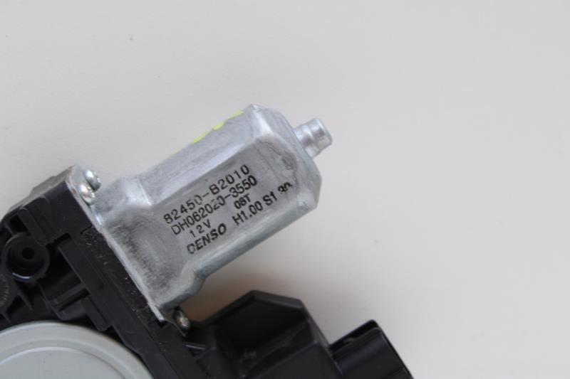 2014-2019 Kia Soul Front Left Driver Power Window Motor 82450-B2010 OEM - Alshned Auto Parts