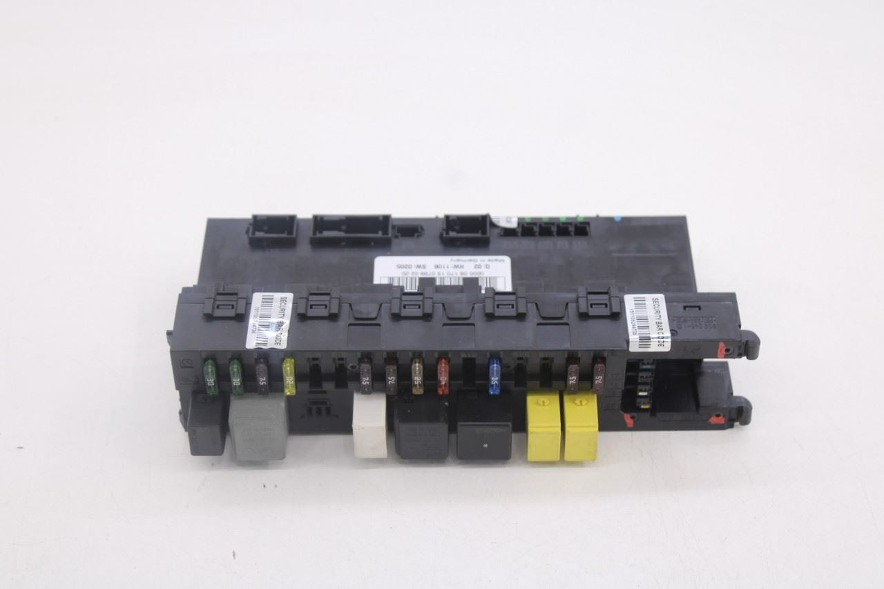 06-09 Mercedes-Benz CLK 350 RWD Rear Trunk SAM Module Fuse Relay Junction Block5