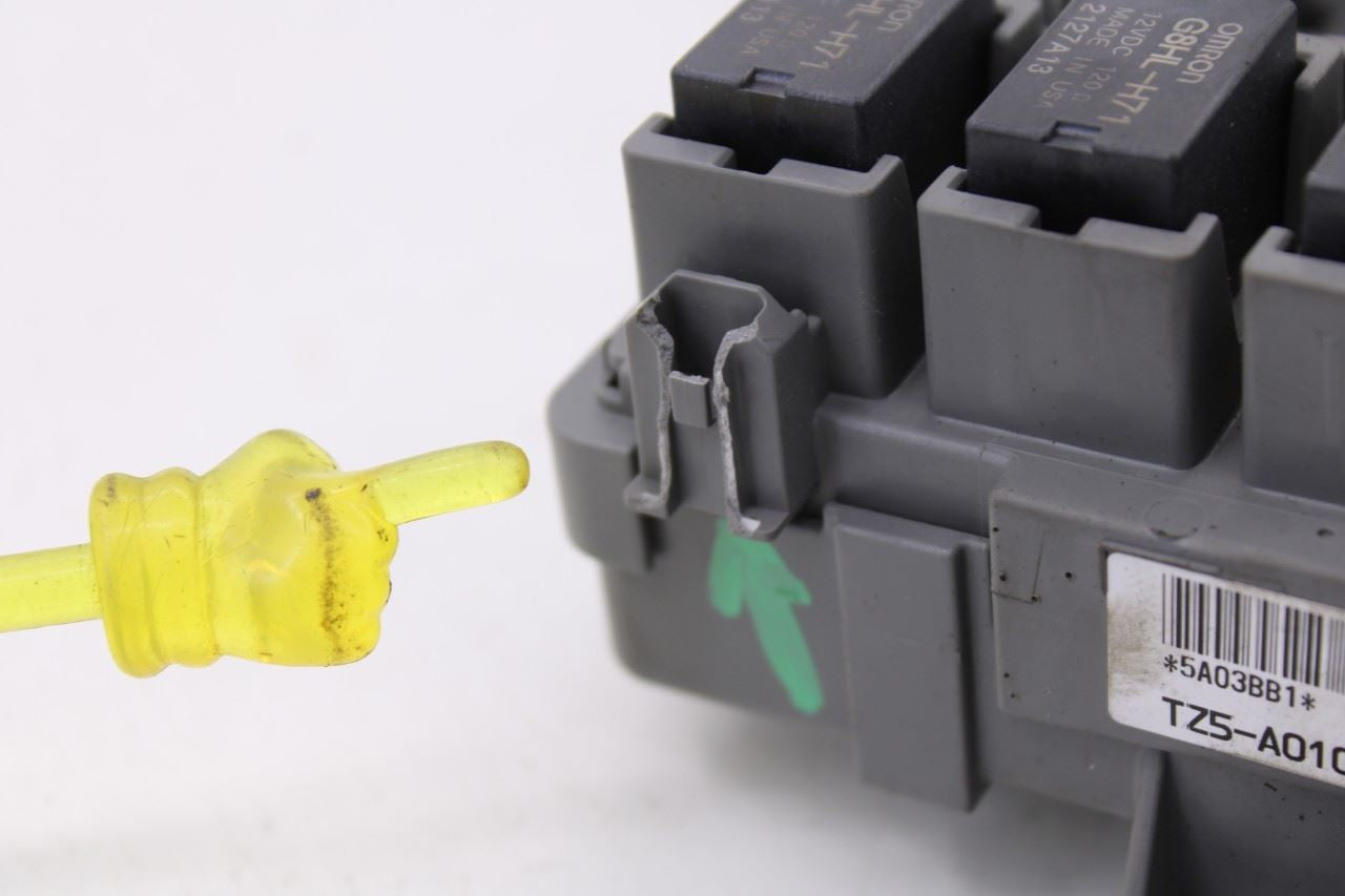 16-18 Acura MDX w/ Technology Pkg 3.5L Cabin Instrument Panel Fuse Block *ReaD* - Alshned Auto Parts