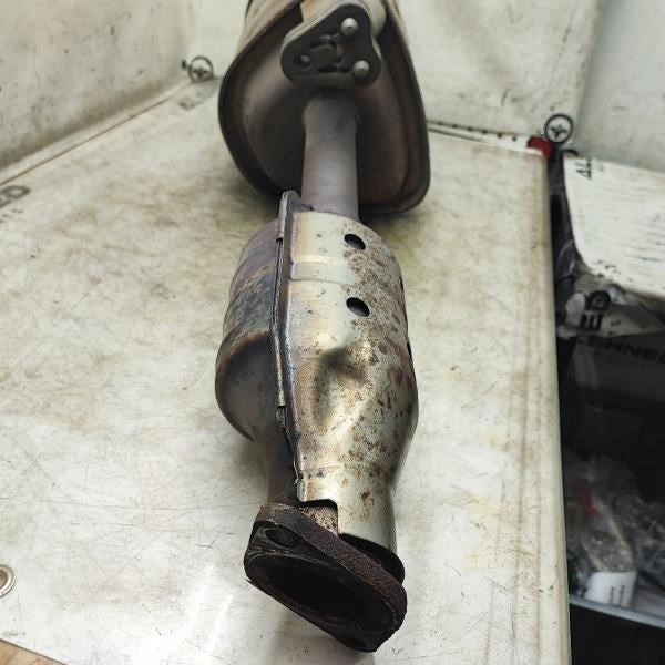 2014-2019 Kia Soul 1.6L Center Exhaust Muffler 28600-B2310 OEM - Alshned Auto Parts