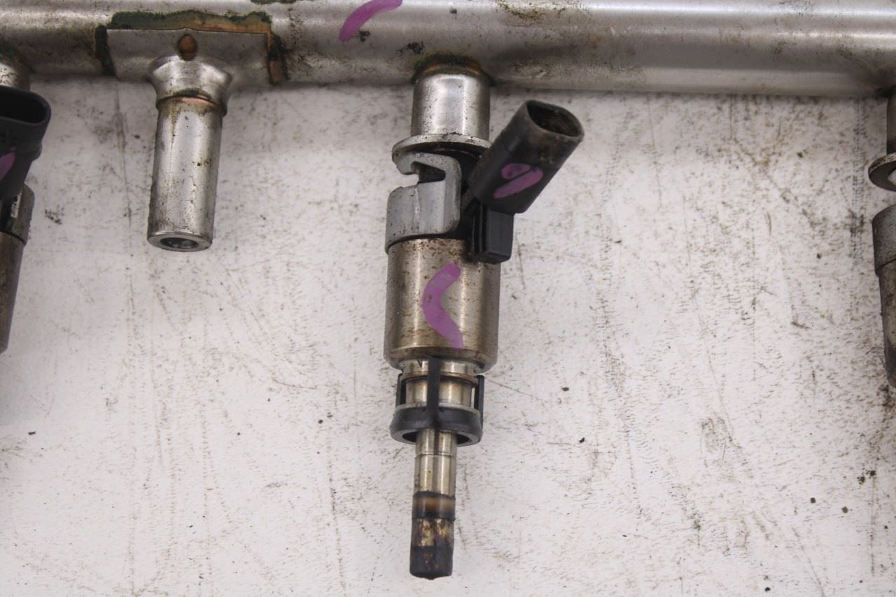 2013-2017 Audi Q5 Premium 2.0L Fuel Rail with Injectors 06H133317D OEM12