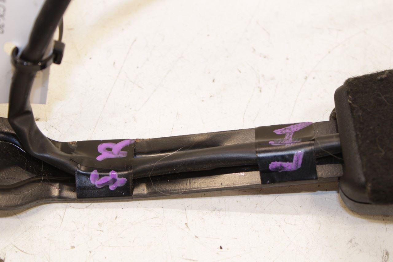 21-25 Mazda CX30 S 2.5L AWD Front Driver LH Side Seat Belt Buckle DGJ157680 OEM - Alshned Auto Parts