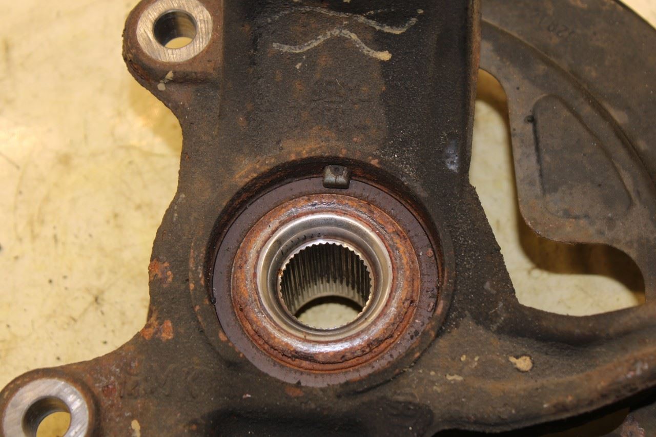 2015-2018 Volvo S60 T5 Premier Front Right Side Spindle Knuckle Hub 31201286 OEM - Alshned Auto Parts