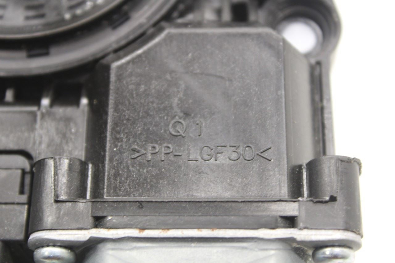 2019-2020 KIA Sorento LX Front Right Door Power Window Motor 82460-C5220 OEM - Alshned Auto Parts