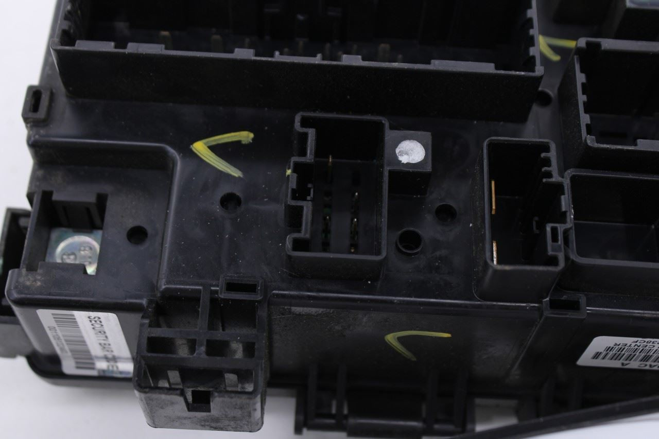 2014 Jeep Grand Cherokee 3.6L 4WD Power Intelligent Distribution Center Fuse Box - Alshned Auto Parts